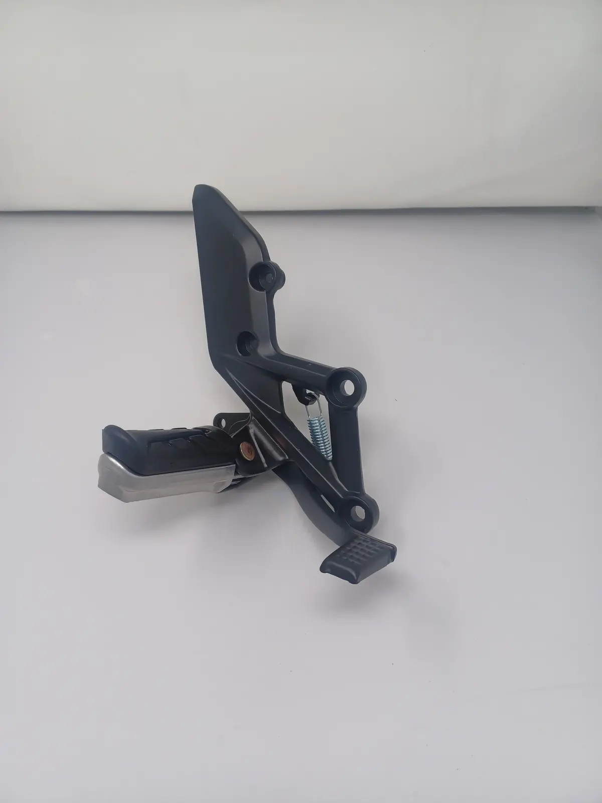 X22r 250Cc Front Right Footrest 02050039 1