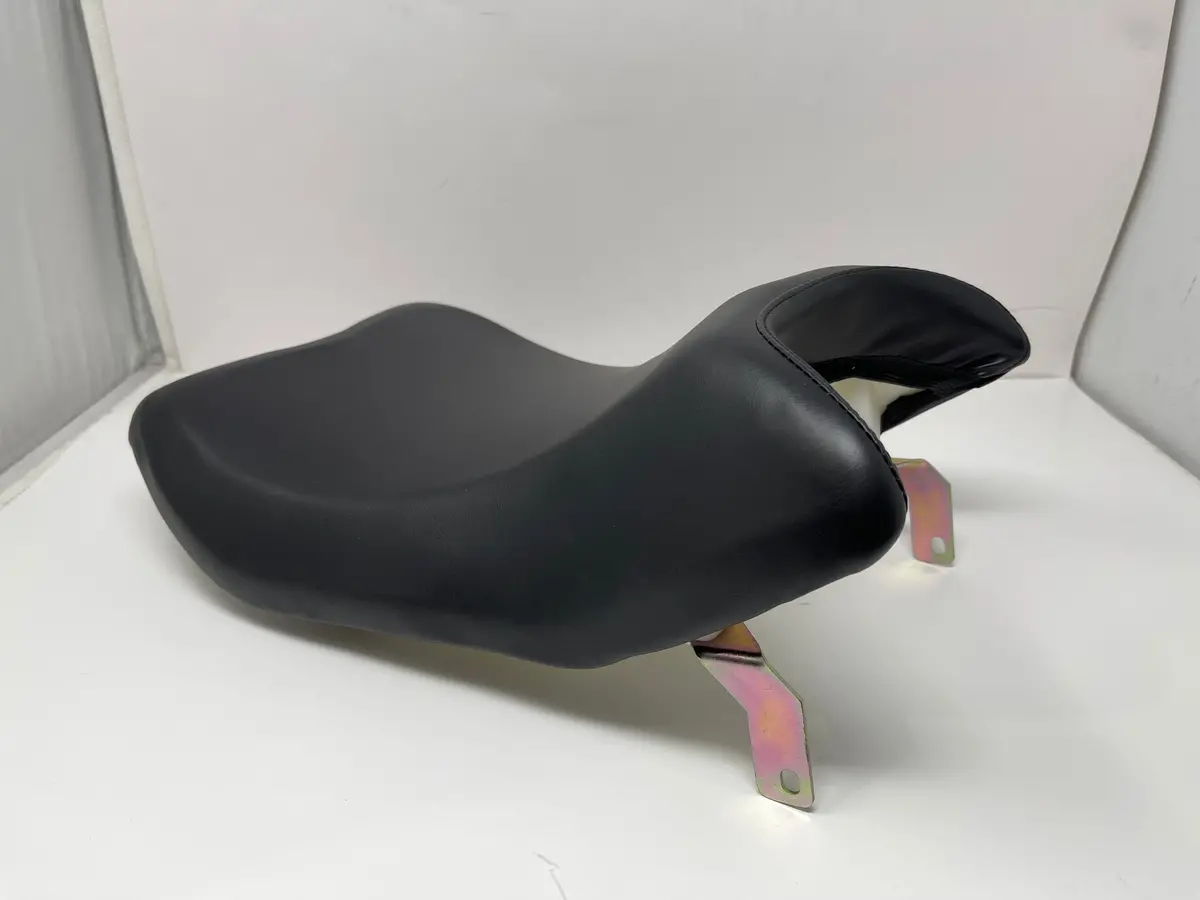 X22r Max 250Cc Motorcycle | Front Seat (H6-70150) 1