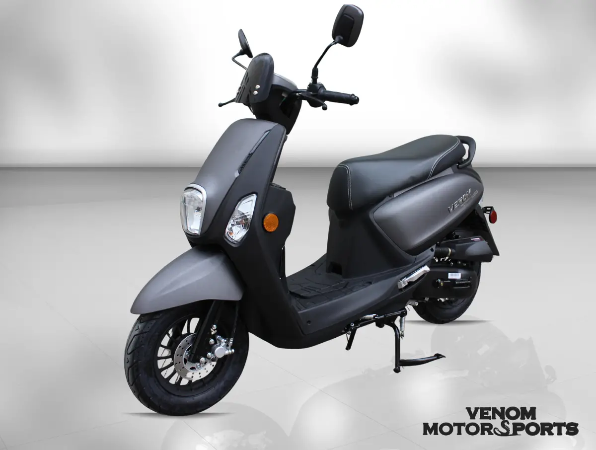 Venom Roma 50Cc Street-Legal Moped Scooter 1