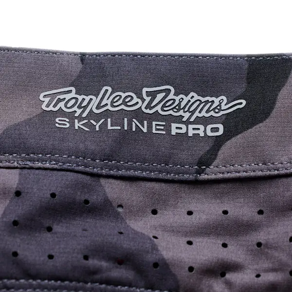 Troy Lee Designs - Skyline Pro Flow Camo Shorts W/ Bn3th Liner (Mtb) 4