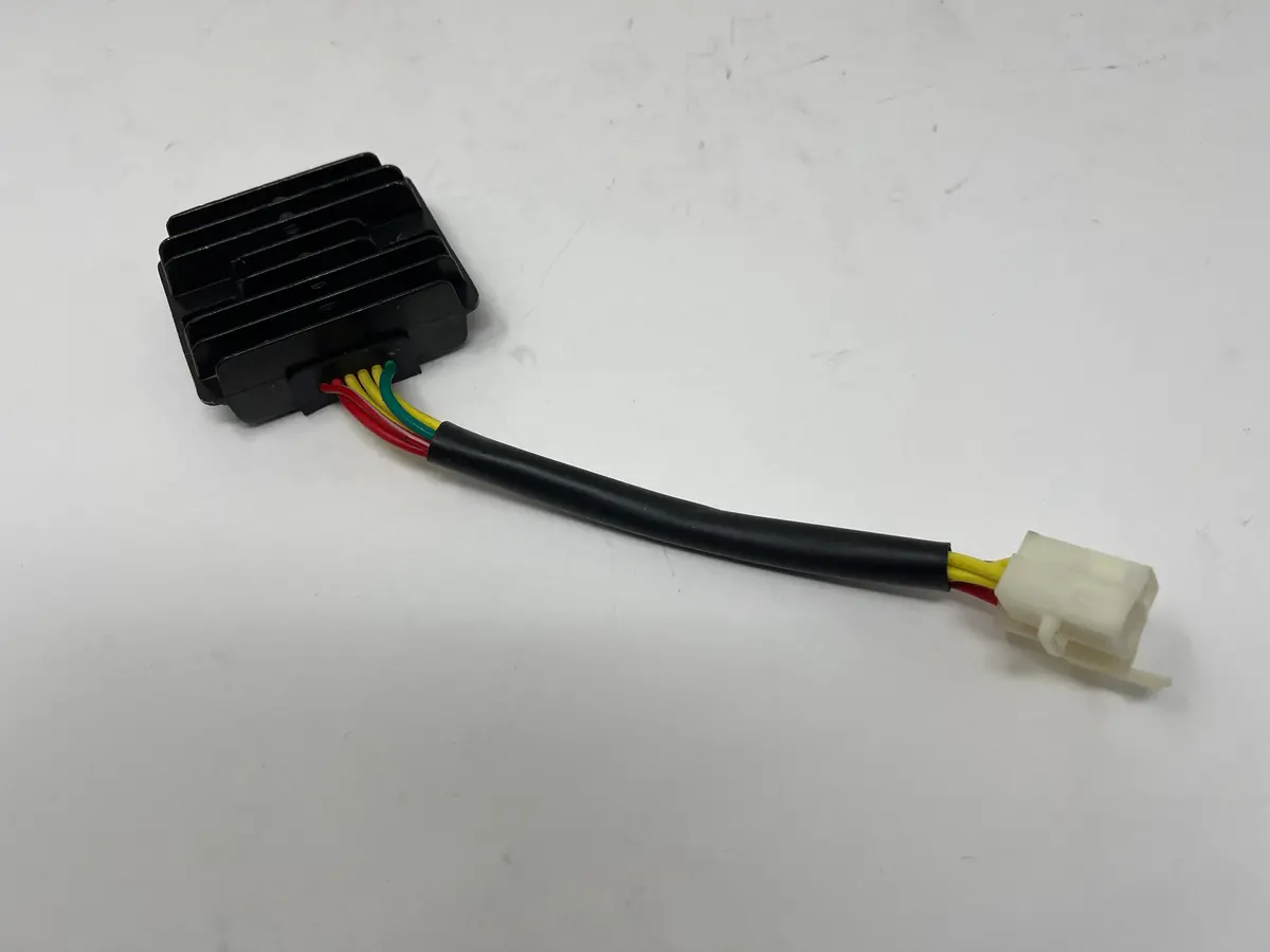 X22r Max 250Cc Motorcycle | Voltage Rectifier (H6-70132) 1